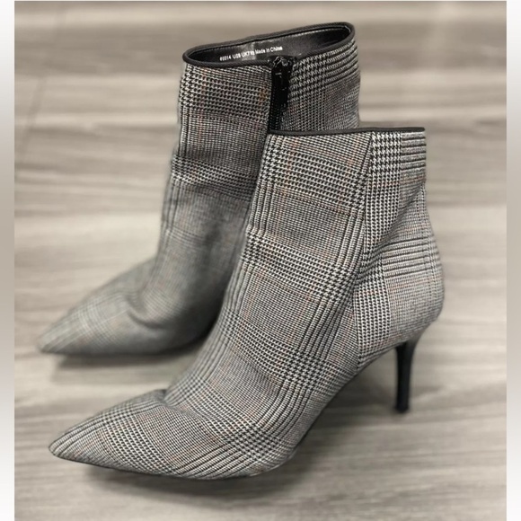 Cabi Dandy Glen Plaid Black & Gray Stiletto Ankle Booties Women's Size 9M - Picture 3 of 16
